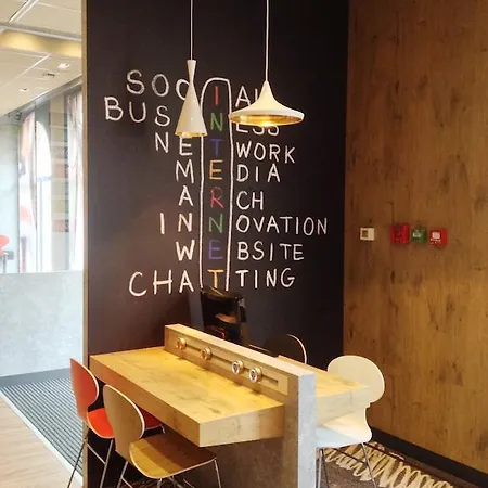 Ibis Centre Gare Отель Ажен